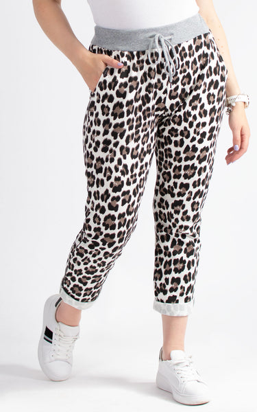 Leopard jogger store