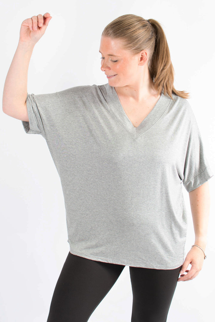 BASIC | V-neck | Grey