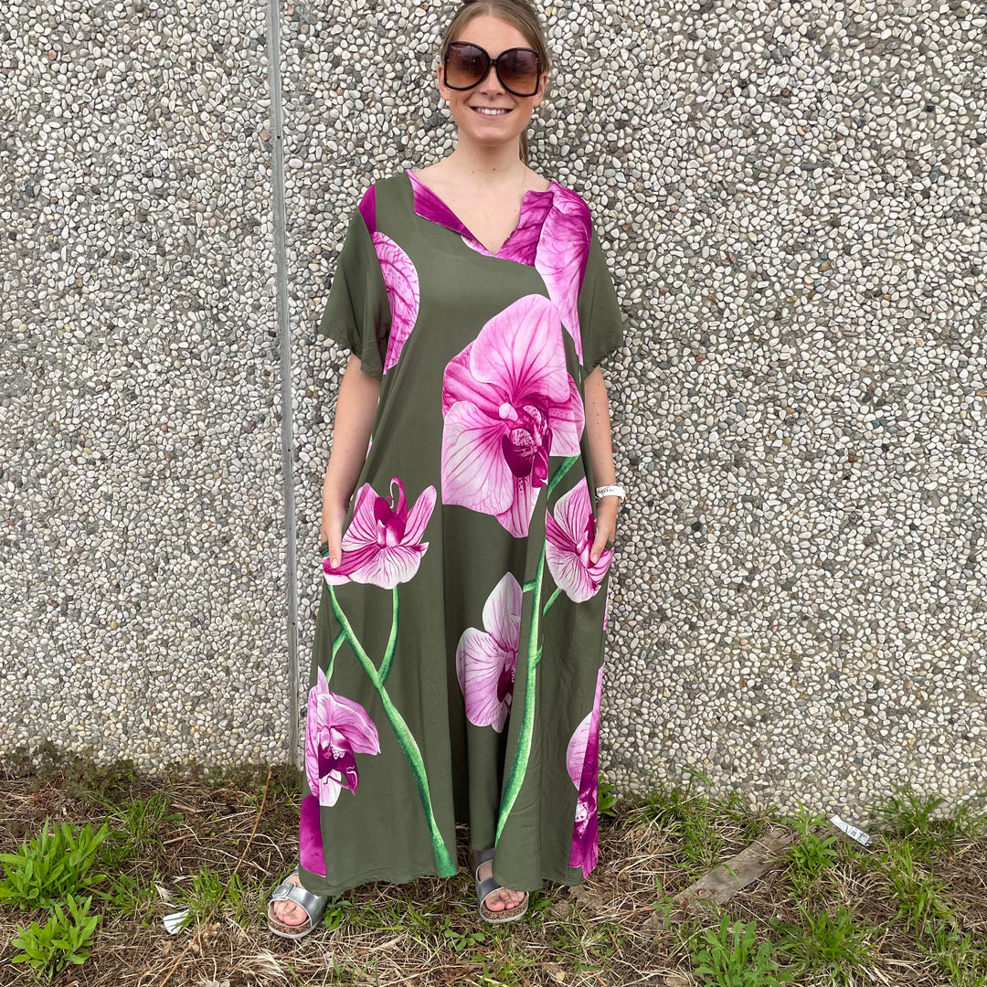 *PRE-ORDER* Julia Floral Maxi Dress | Khaki