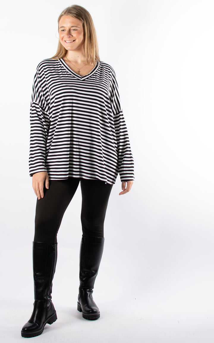 Striped V-neck | Black