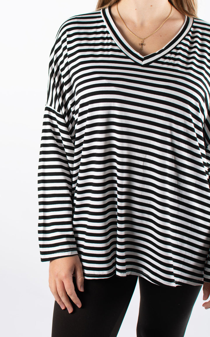 Striped V-neck | Black