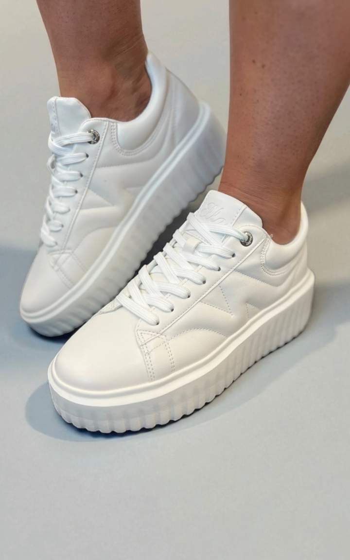 India Trainer  | White