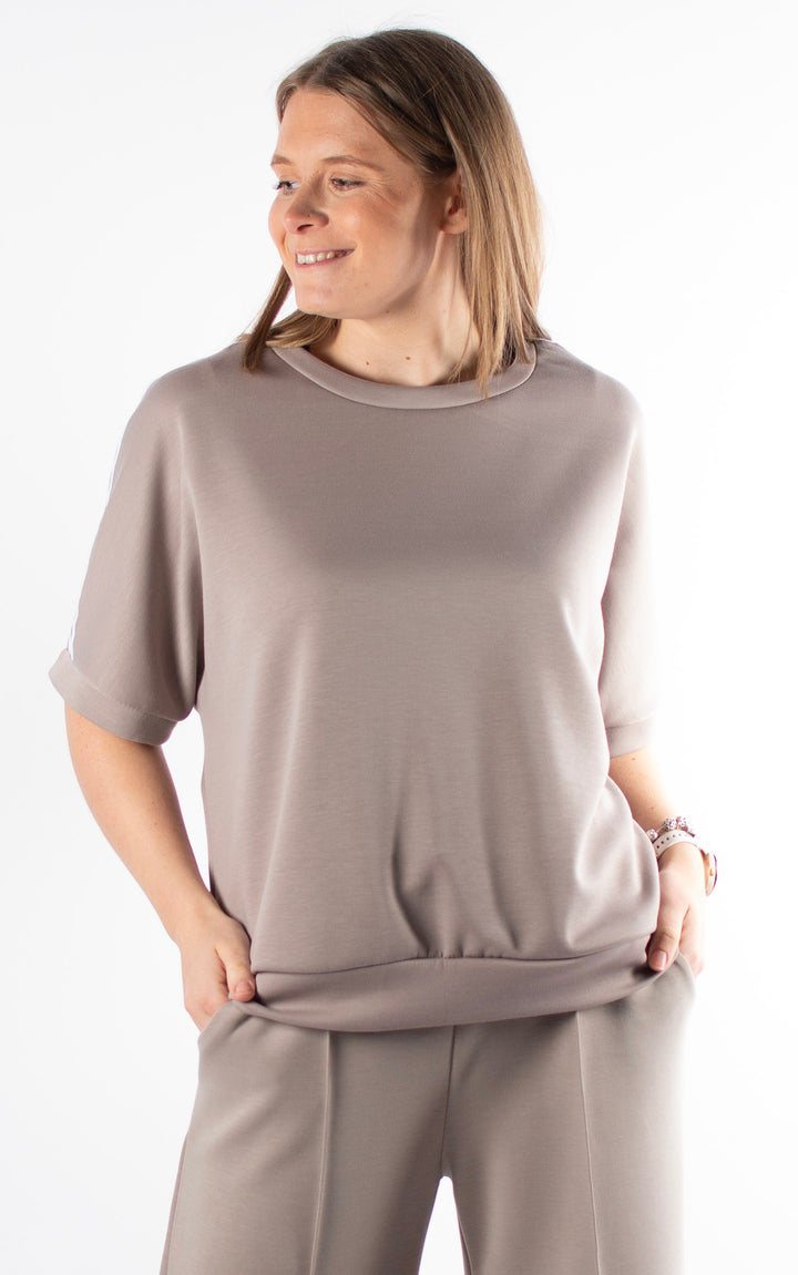 Addie Scuba T | Taupe