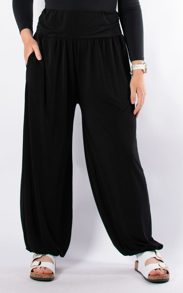 Cath Harems | Black