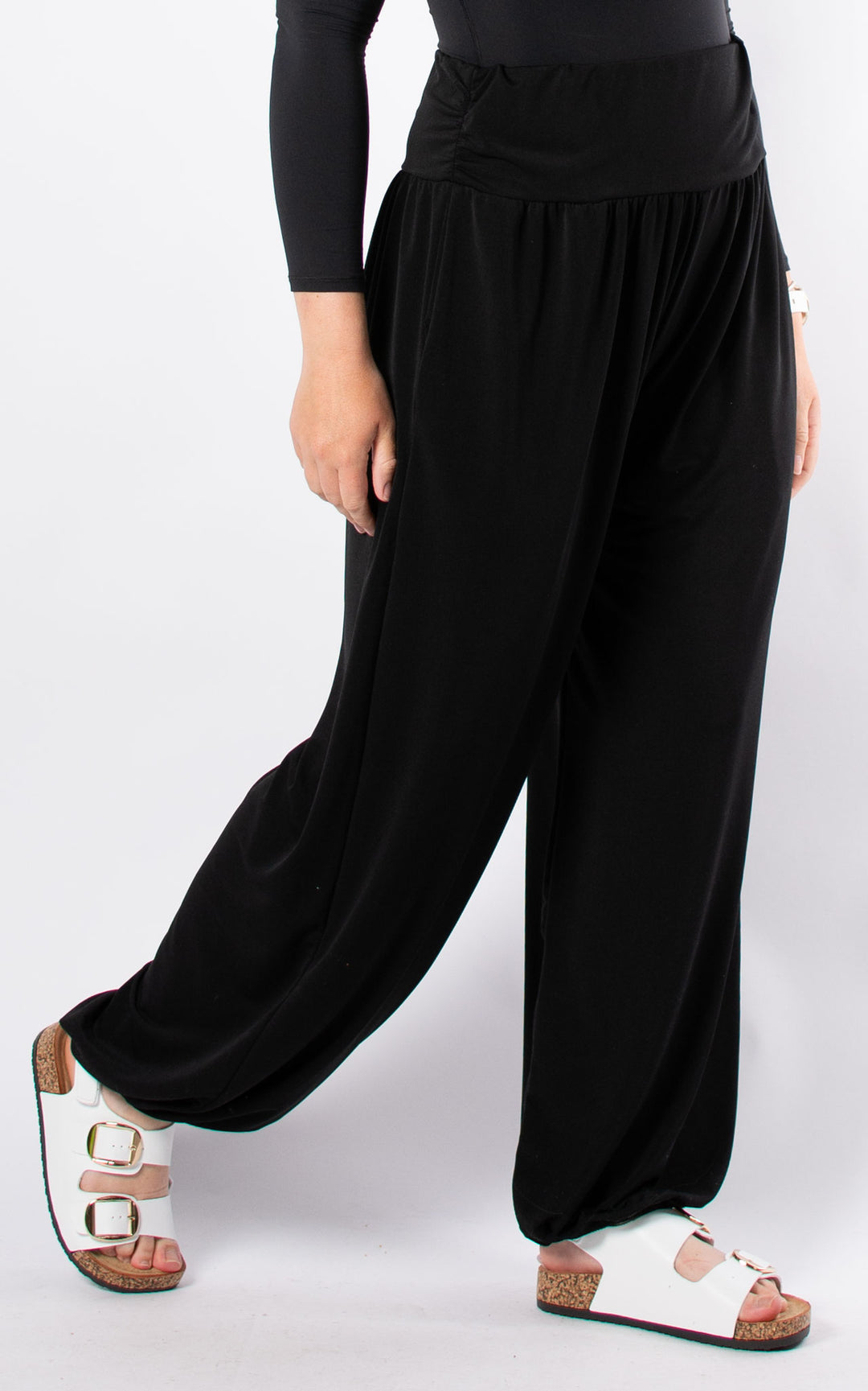 Cath Harems | Black