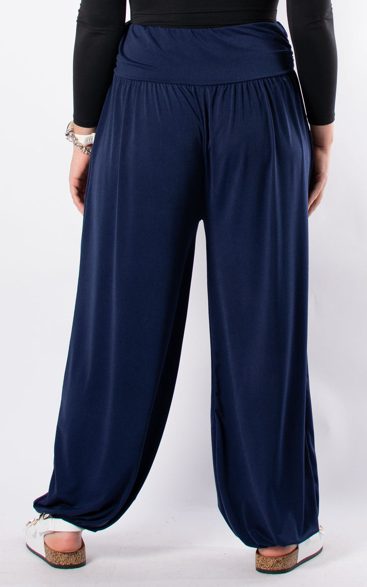 Cath Harems | Navy