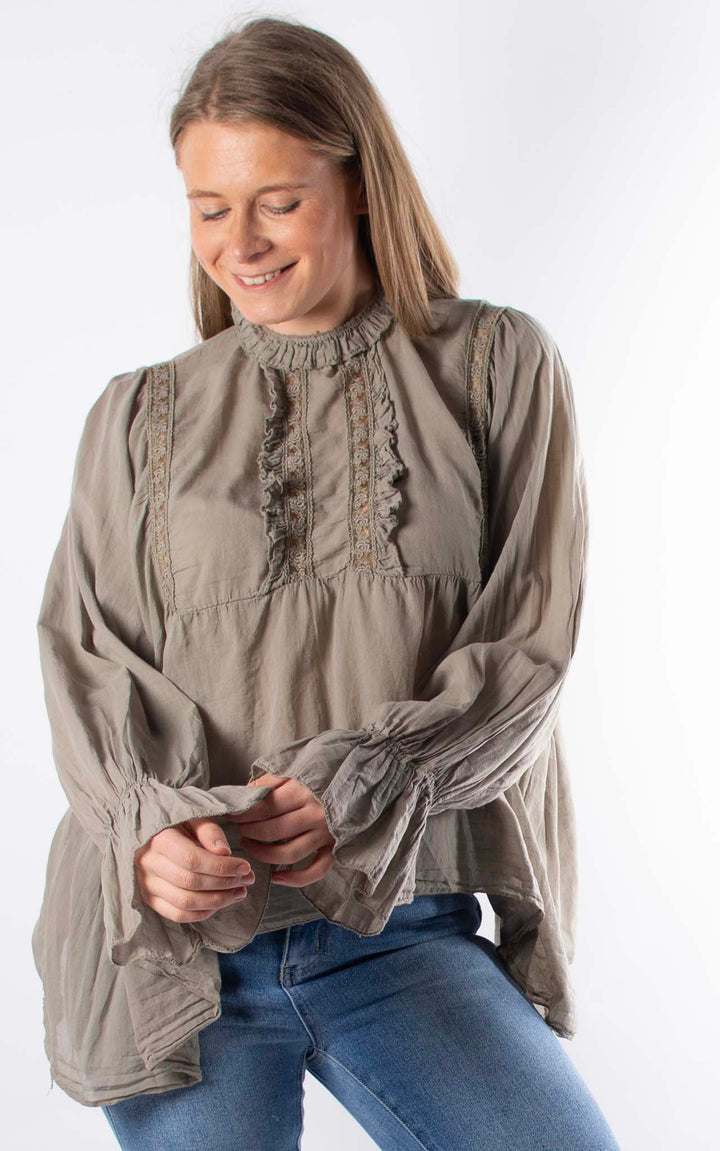 Chloe Blouse | Mocha