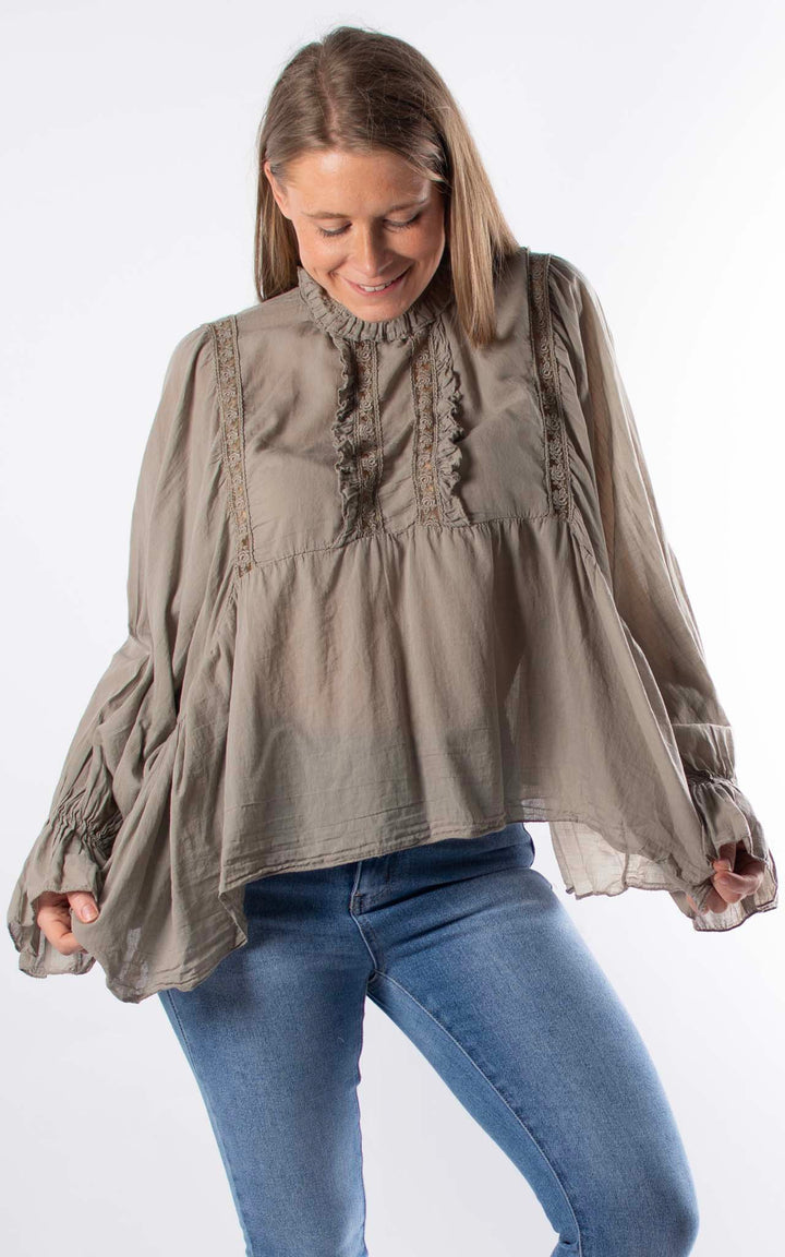 Chloe Blouse | Mocha