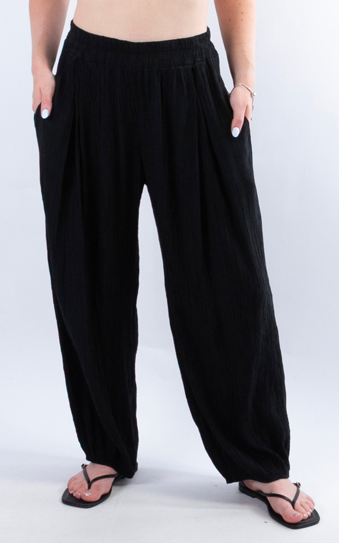 Cleo Crinkle Balloon Trousers | Black