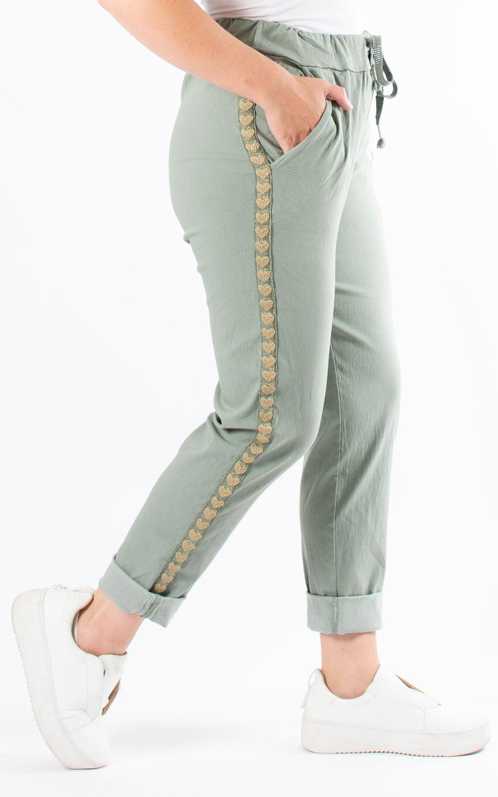 Hearts Strap Magic Jogger | Khaki