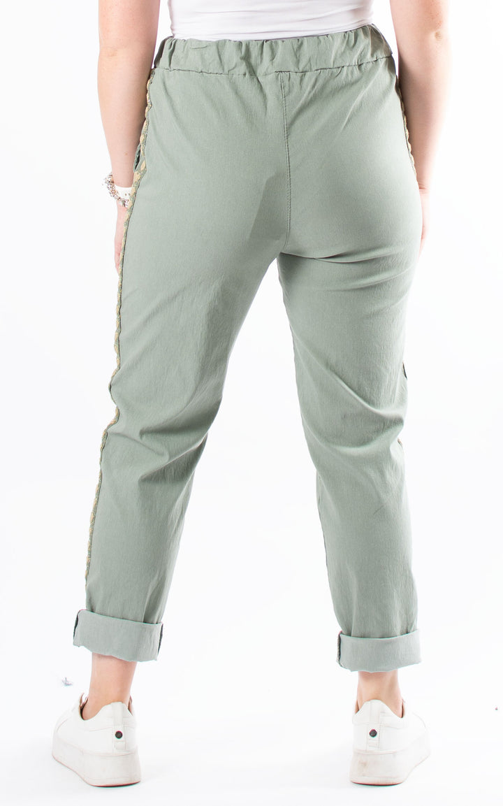 Hearts Strap Magic Jogger | Khaki