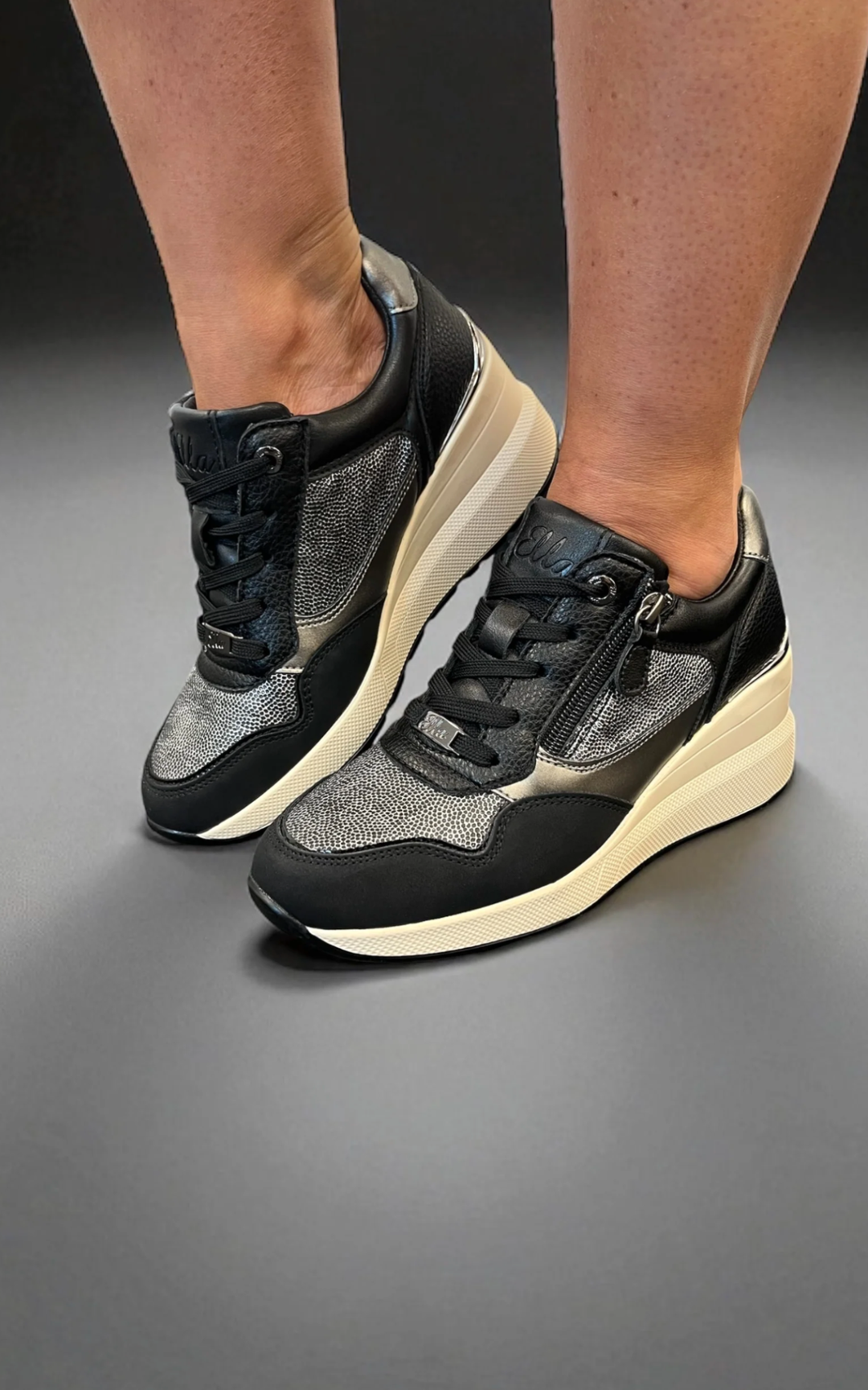 Dallas Wedge Trainers | Black