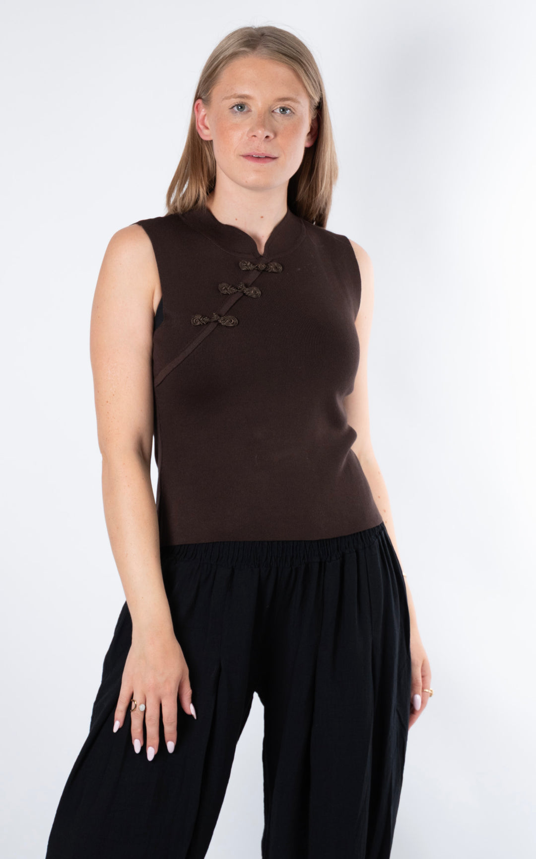 Diagonal Bow Knit Vest | Chocolate