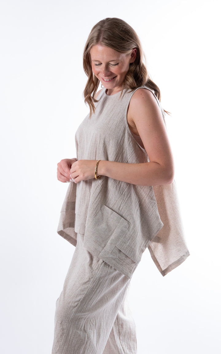 Ella Linen Mix Pocket Top | Mocha