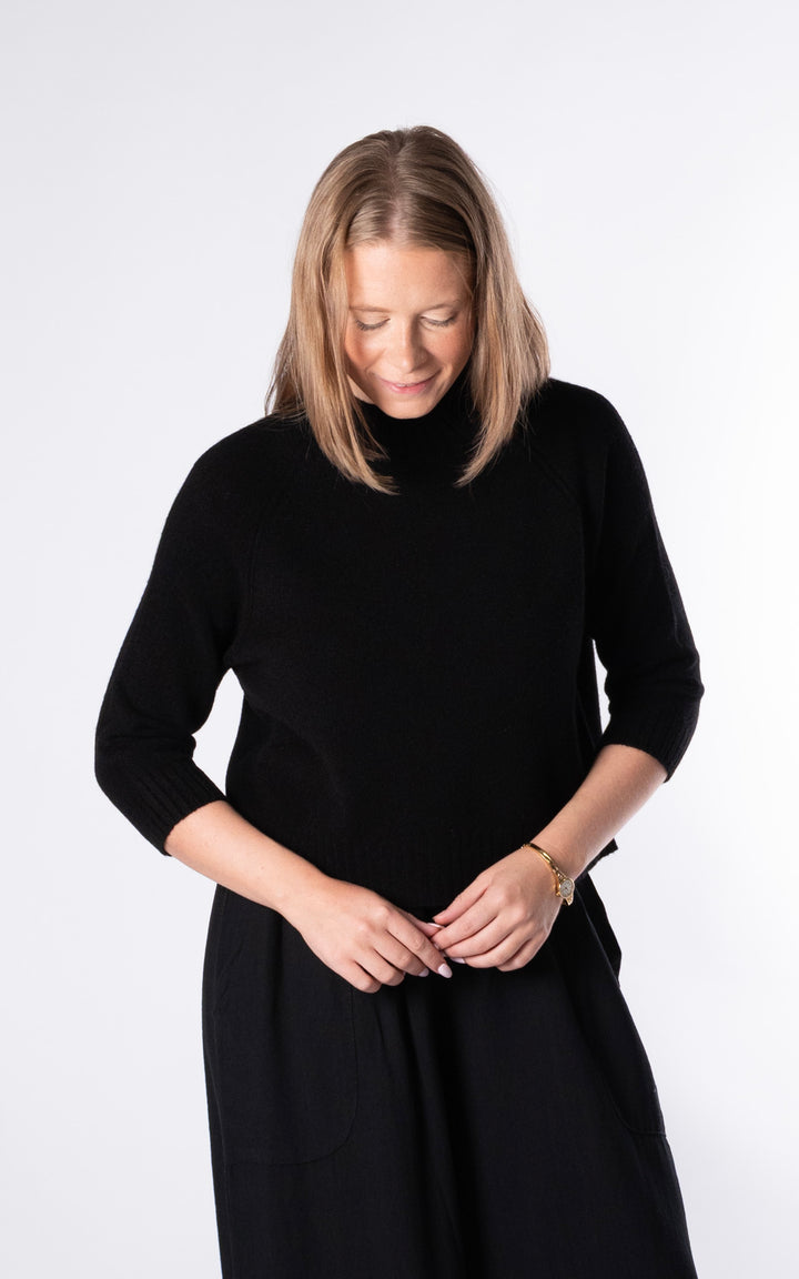 Erica Crop Jumper | Black