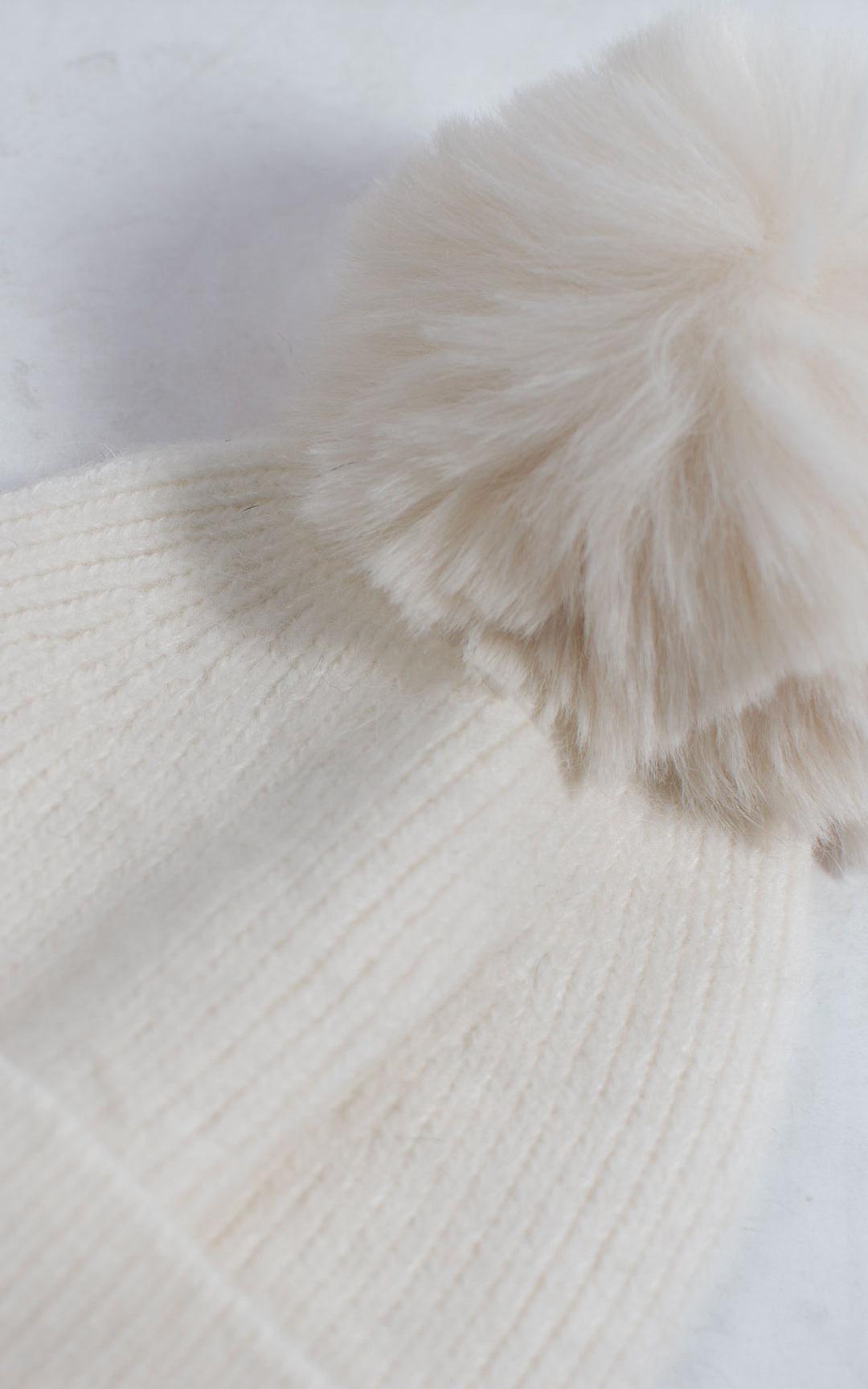 Hat | Pom Pom | White