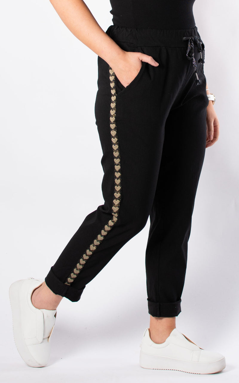 Hearts Strap Magic Jogger | Black