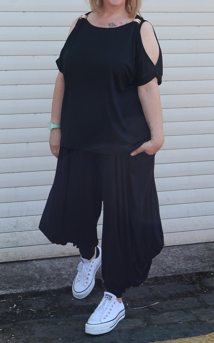 Sheila Cold Shoulder | Black