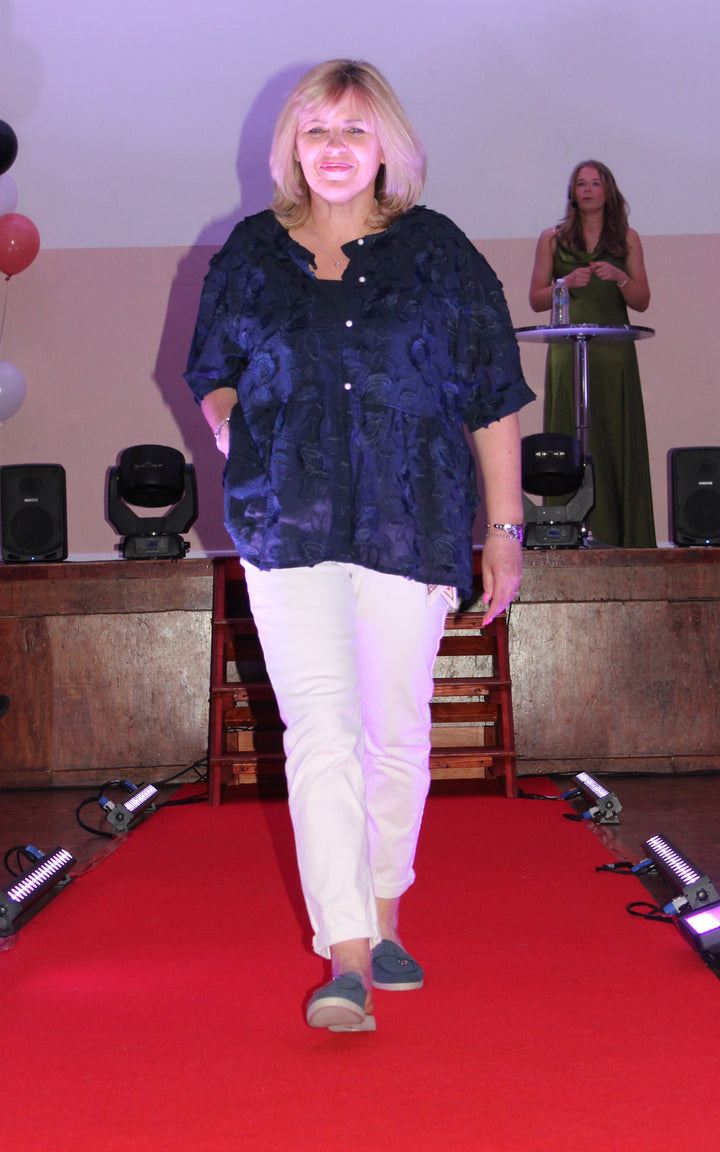 Phoebe Button Pearl T | Navy