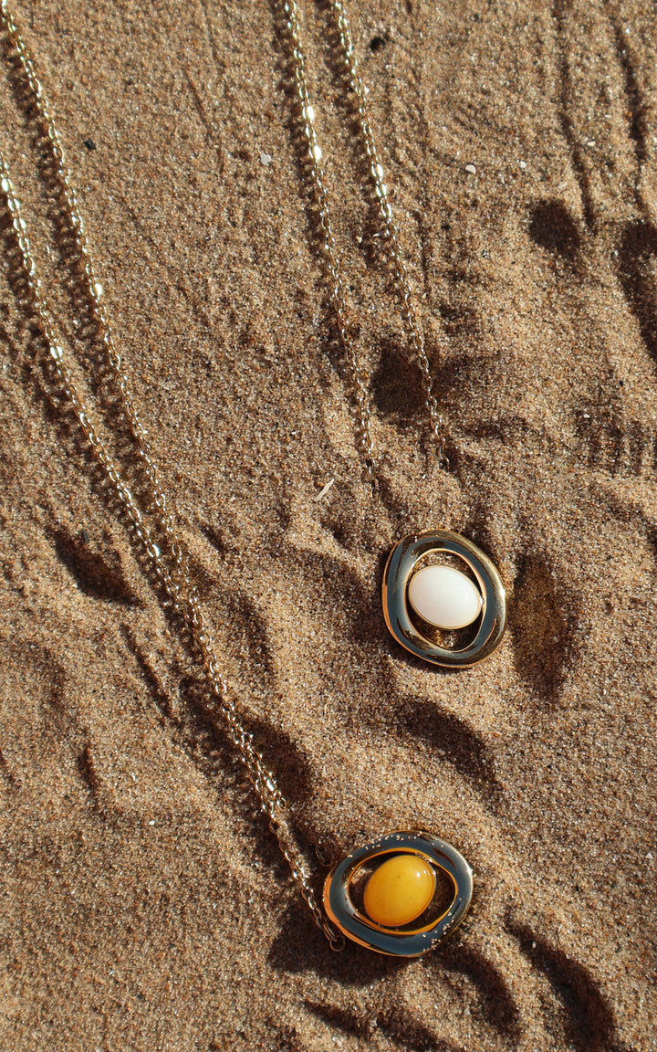 Oval Pearl | Necklace | White