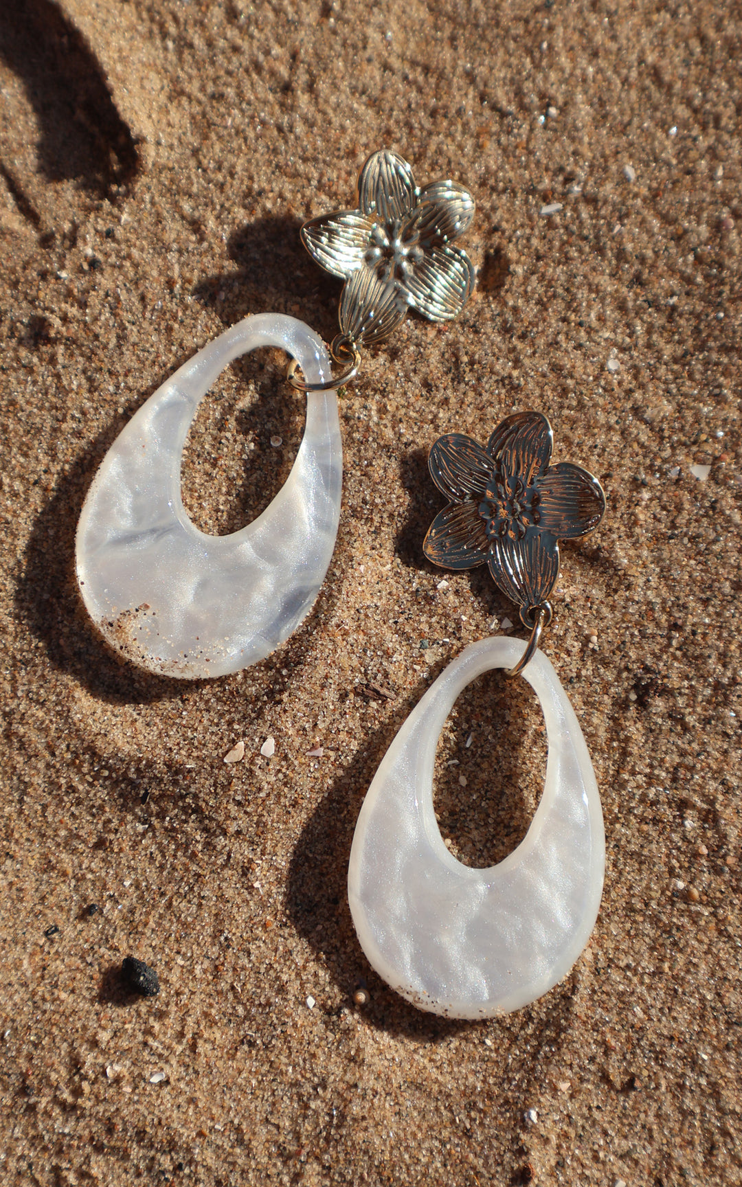 Floral Oval | Earrings | Ivory