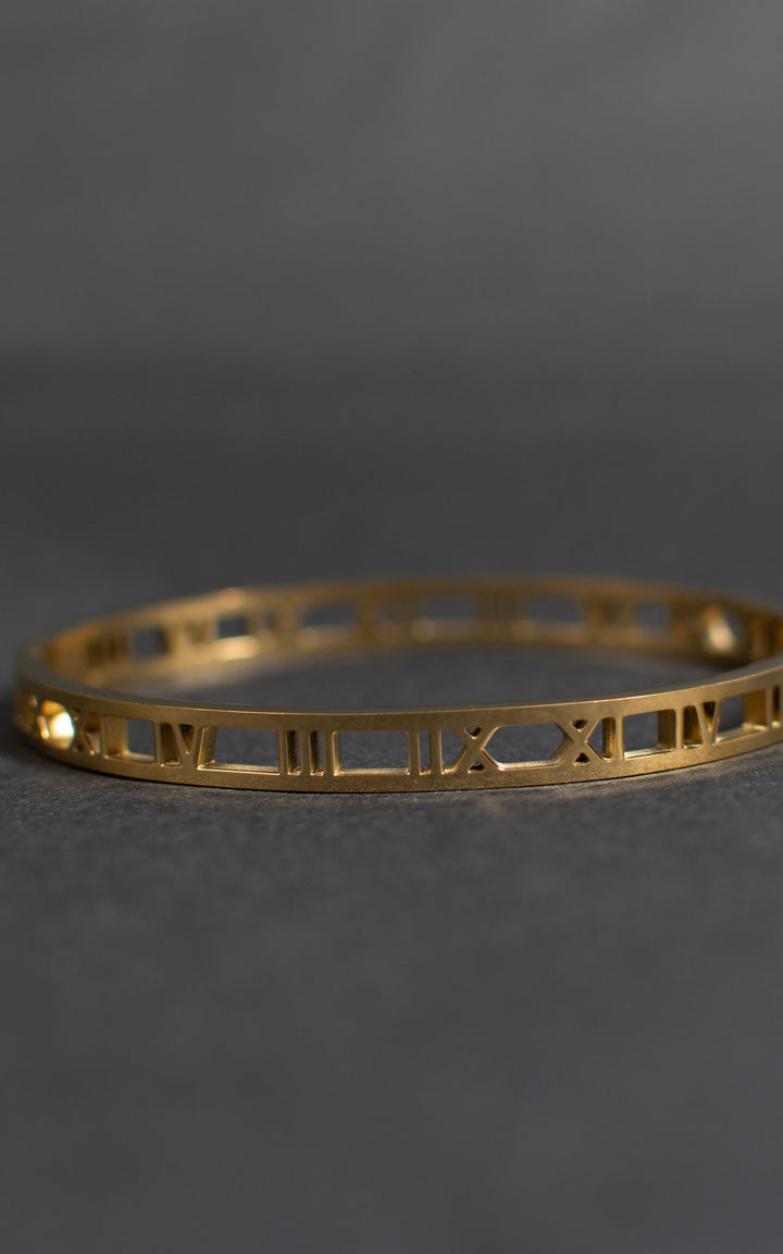 Jet Bracelet | Roman Numerals Cut Out | Gold