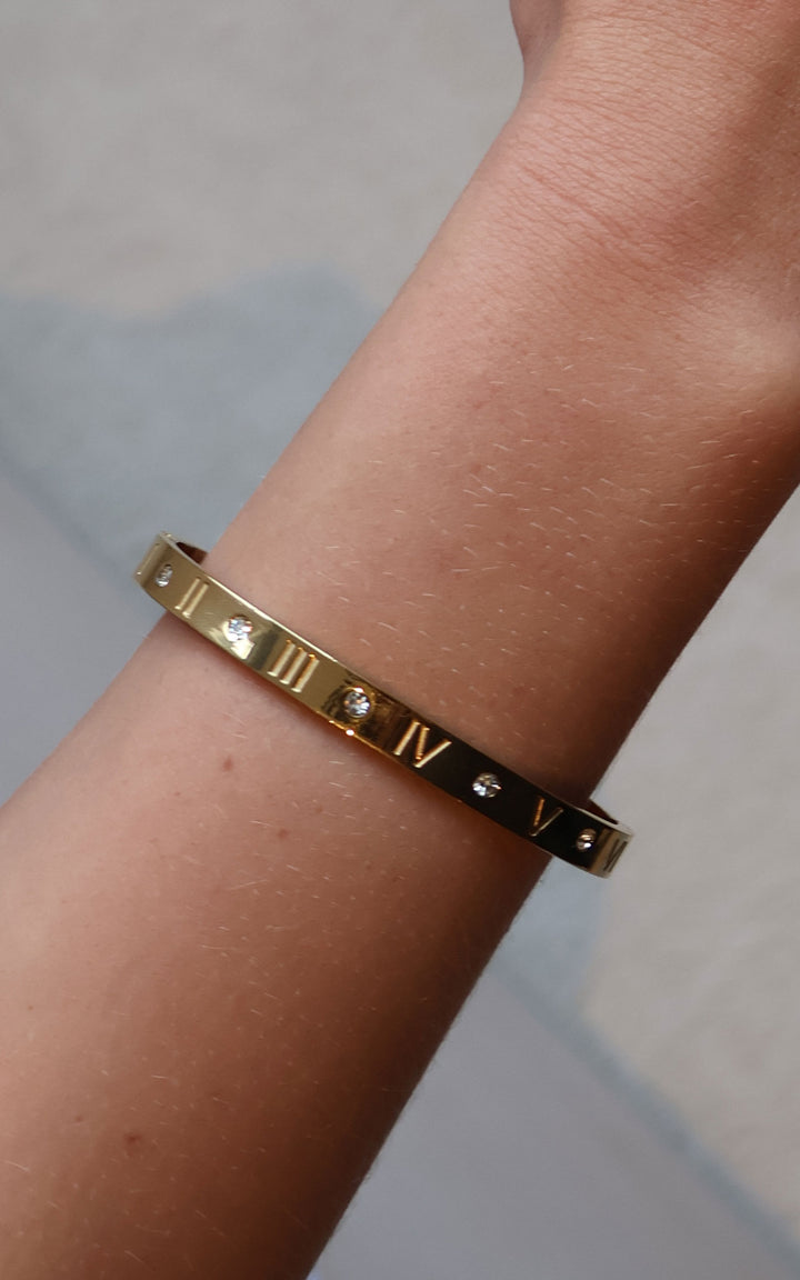 Jet Bracelet | Roman Numerals | Gold