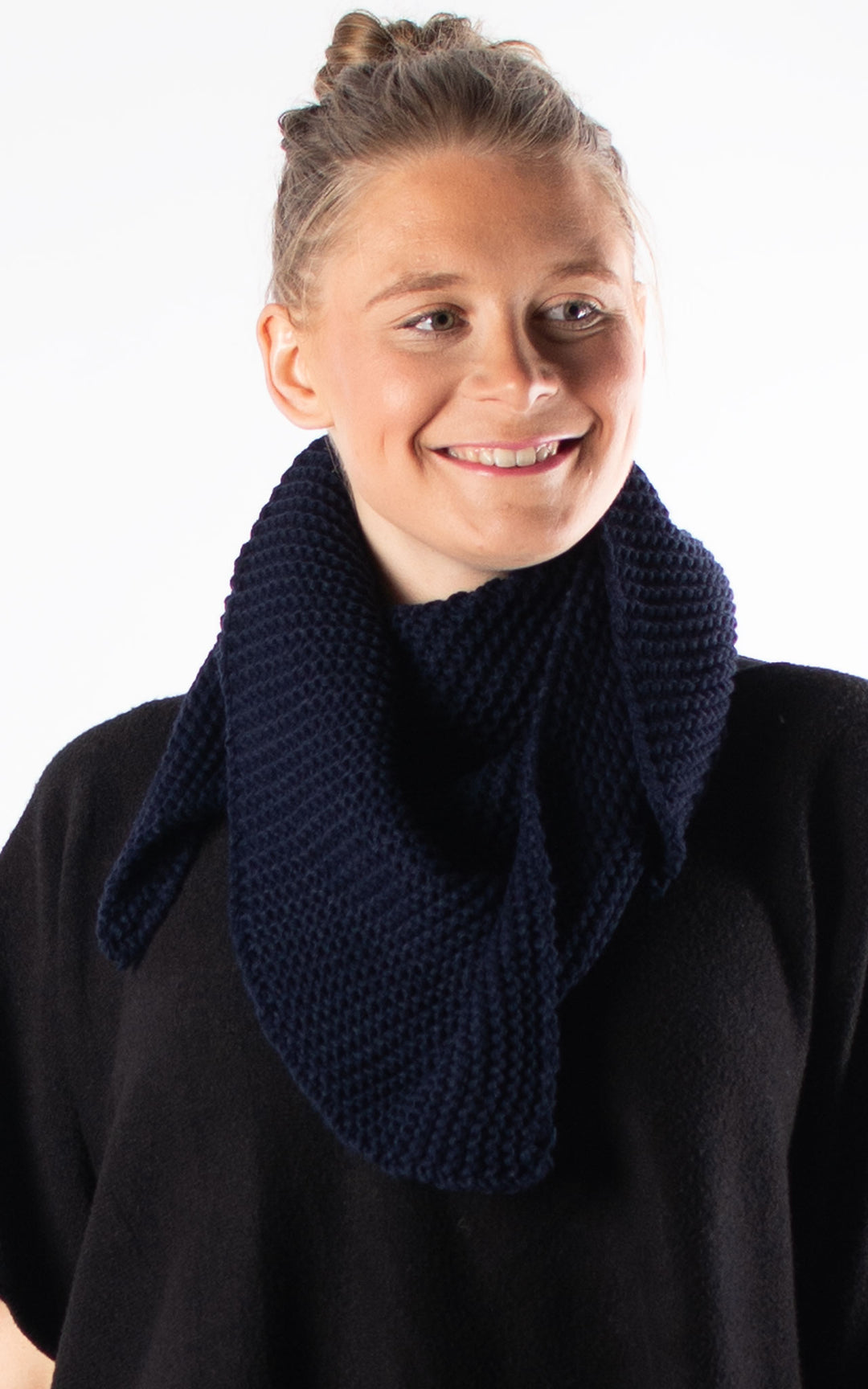 Knitted Triangle Scarf | Navy