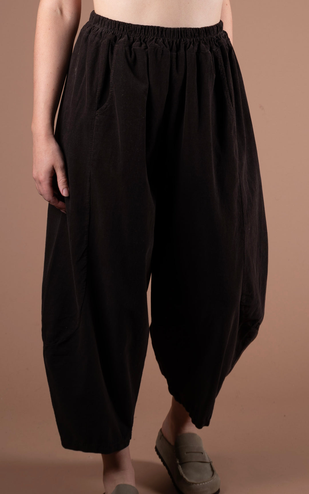 Lucia Cord Barrel Leg Trouser | Chocolate