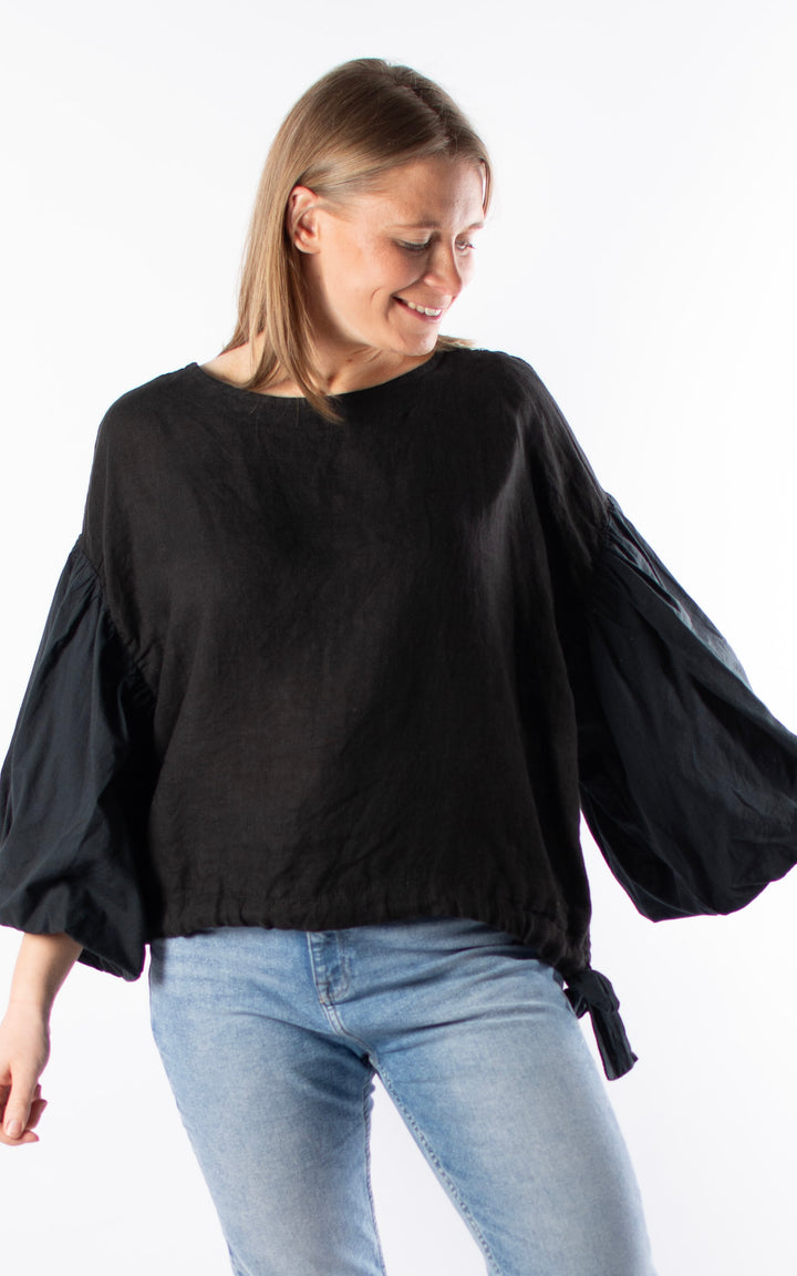 Maisie Balloon Sleeve T | Black