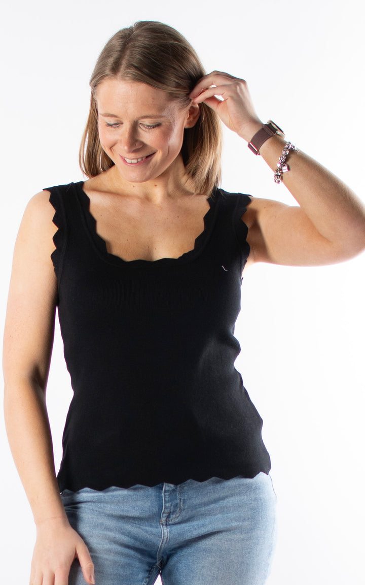 Makayla Ribbed Vest | Black