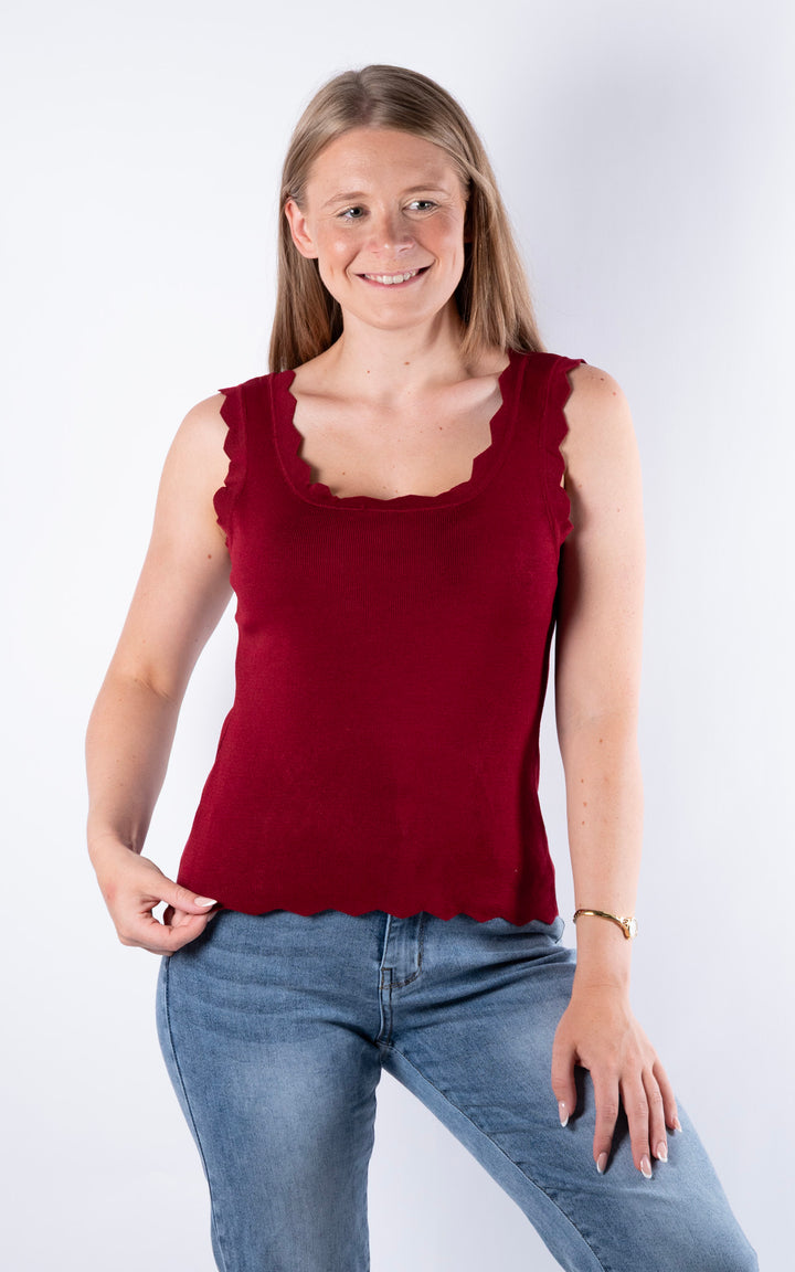 Makayla Ribbed Vest | Burgundy