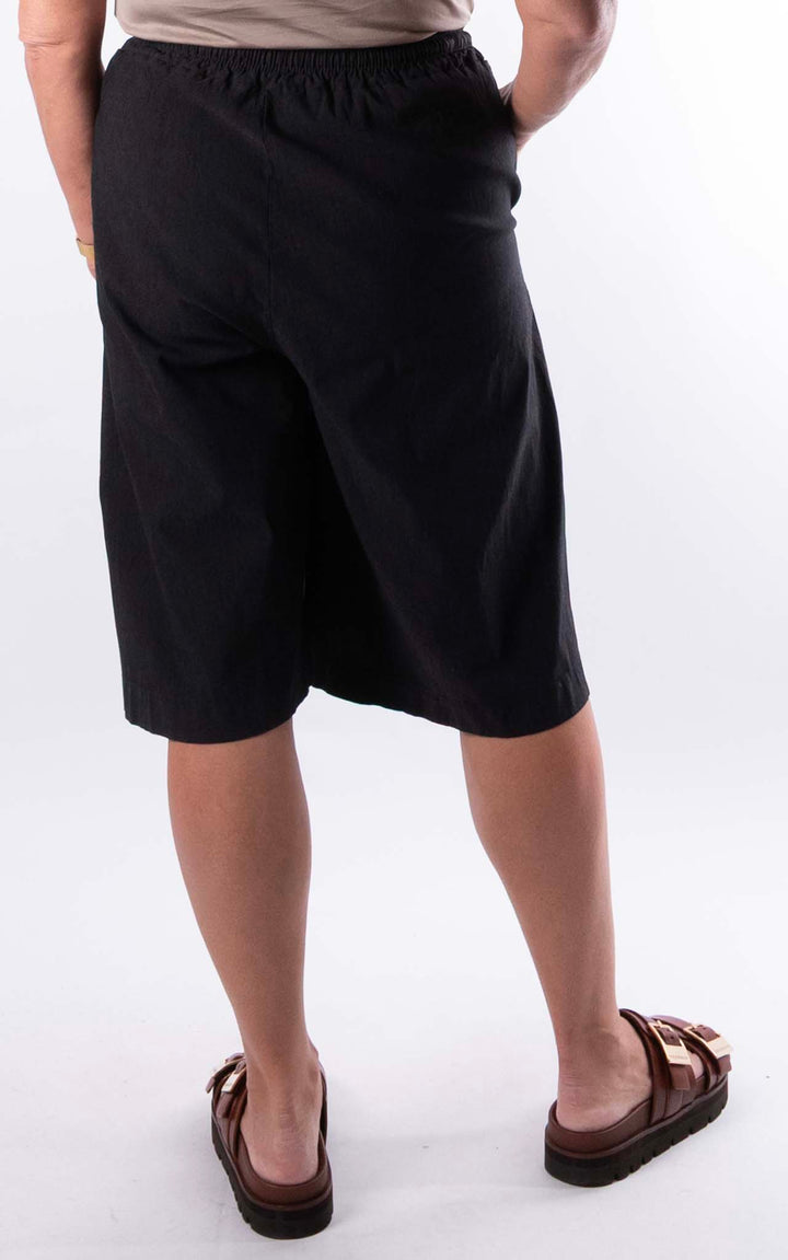 Malia Bermuda Shorts| Black