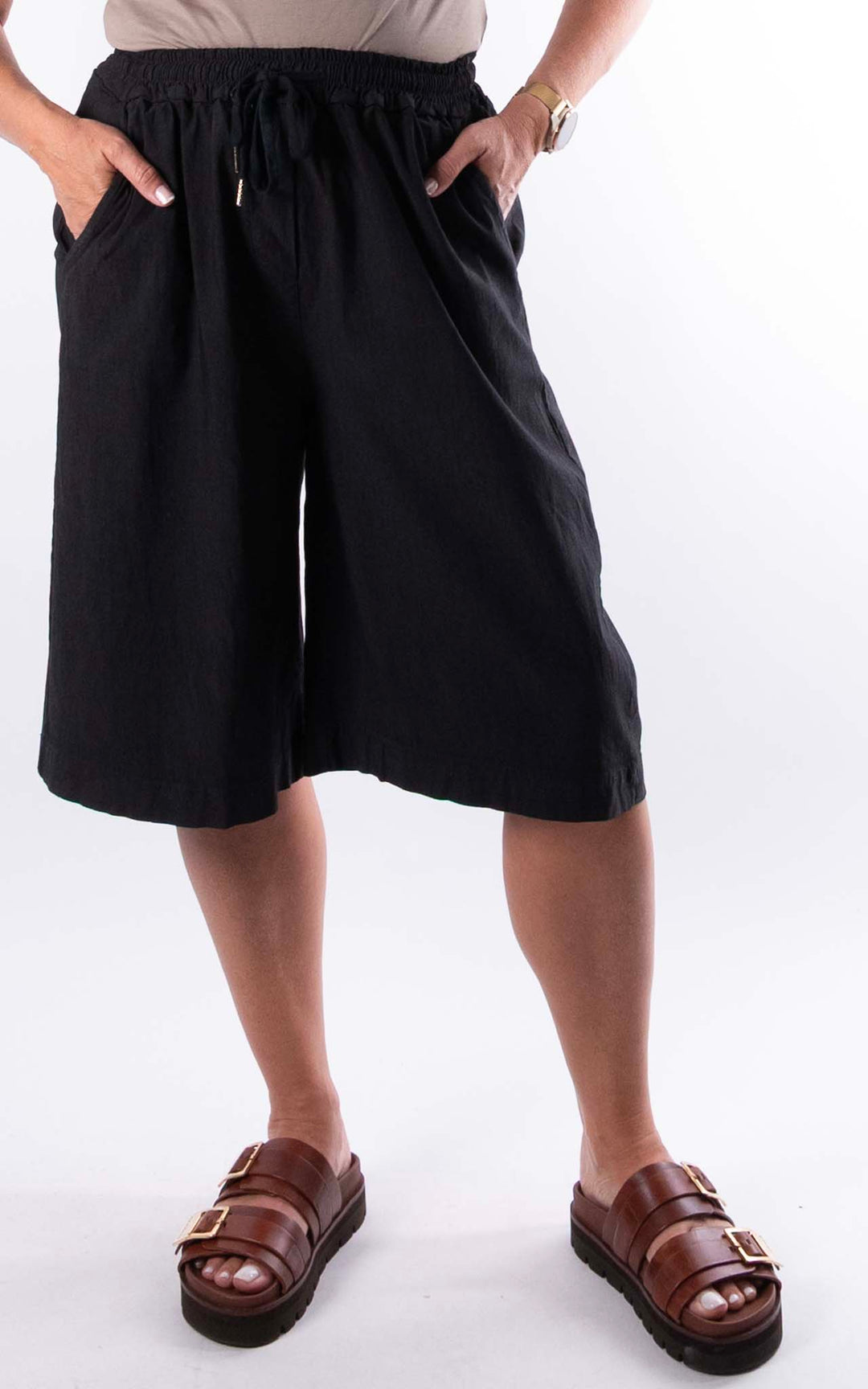 Malia Bermuda Shorts| Black