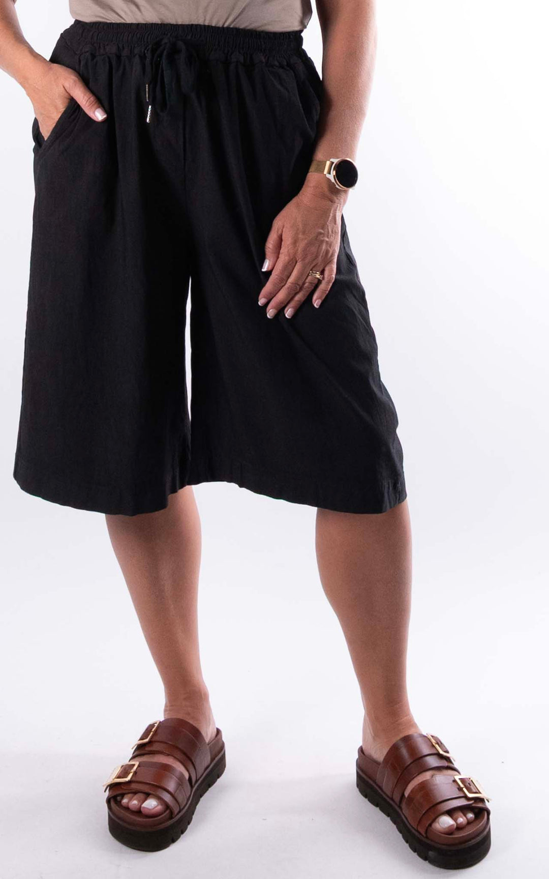 Malia Bermuda Shorts| Black