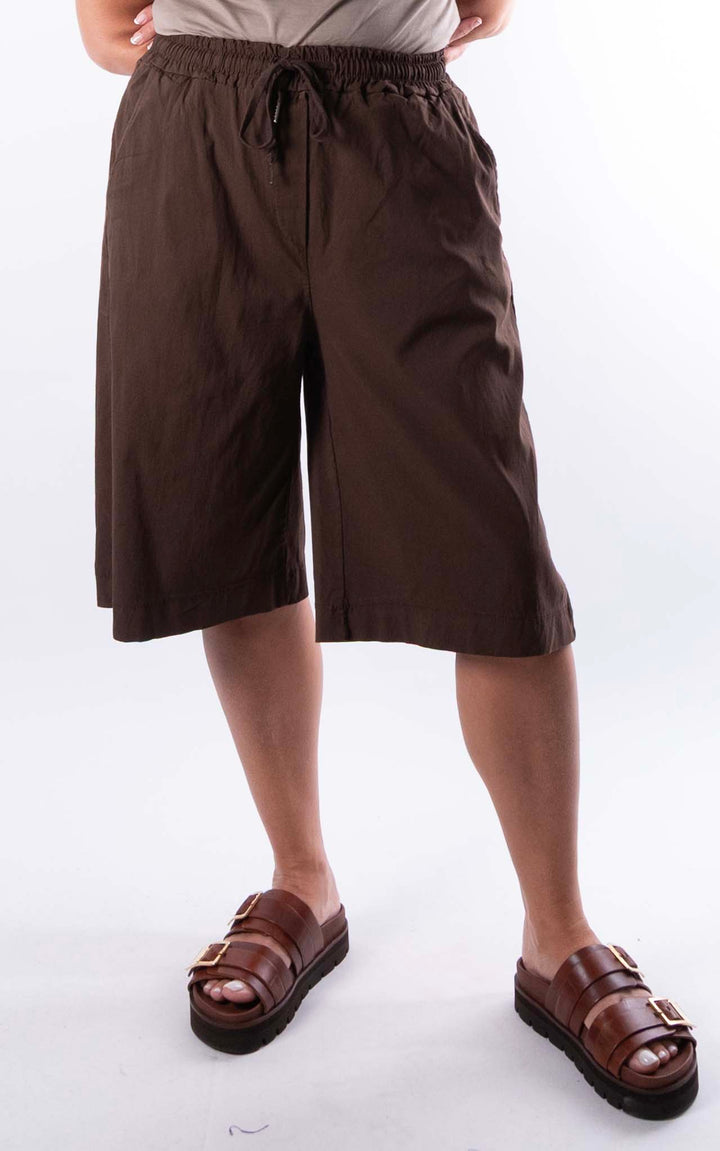 Malia Bermuda Shorts| Chocolate