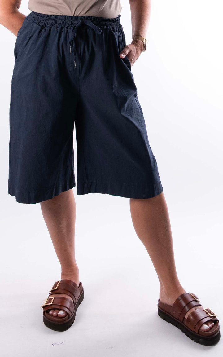 Malia Bermuda Shorts| Navy
