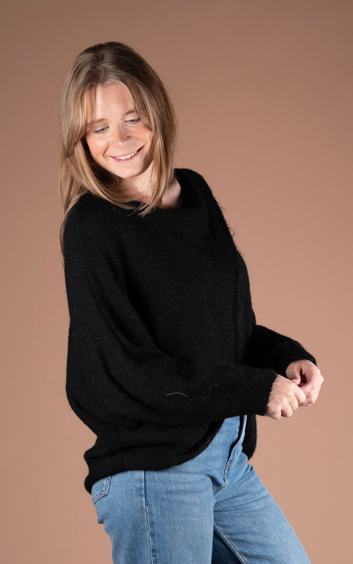 Maple Crossover Knit | Black