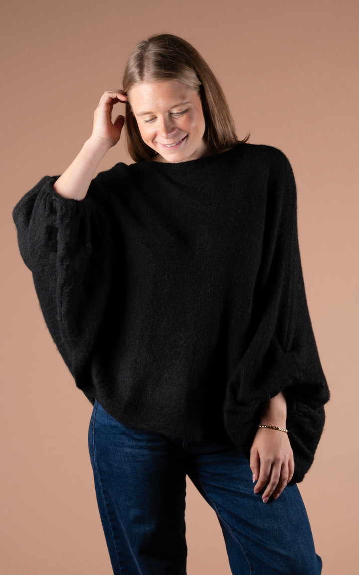Maple Slouchy Batwing | Black