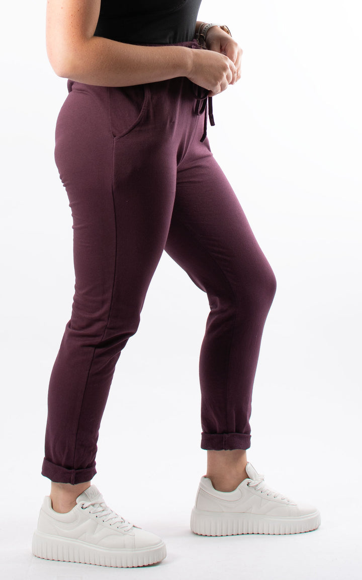 Nora Essential Jogger | Plum
