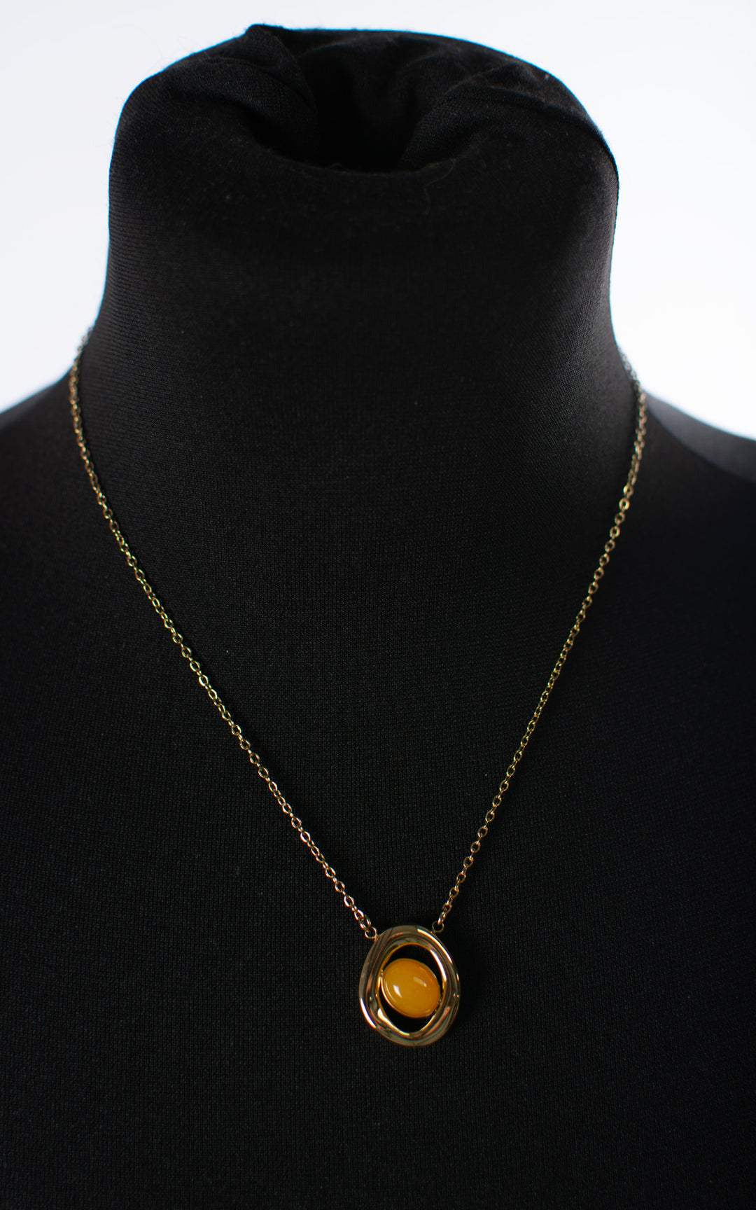 Oval Pearl | Necklace | Yellow