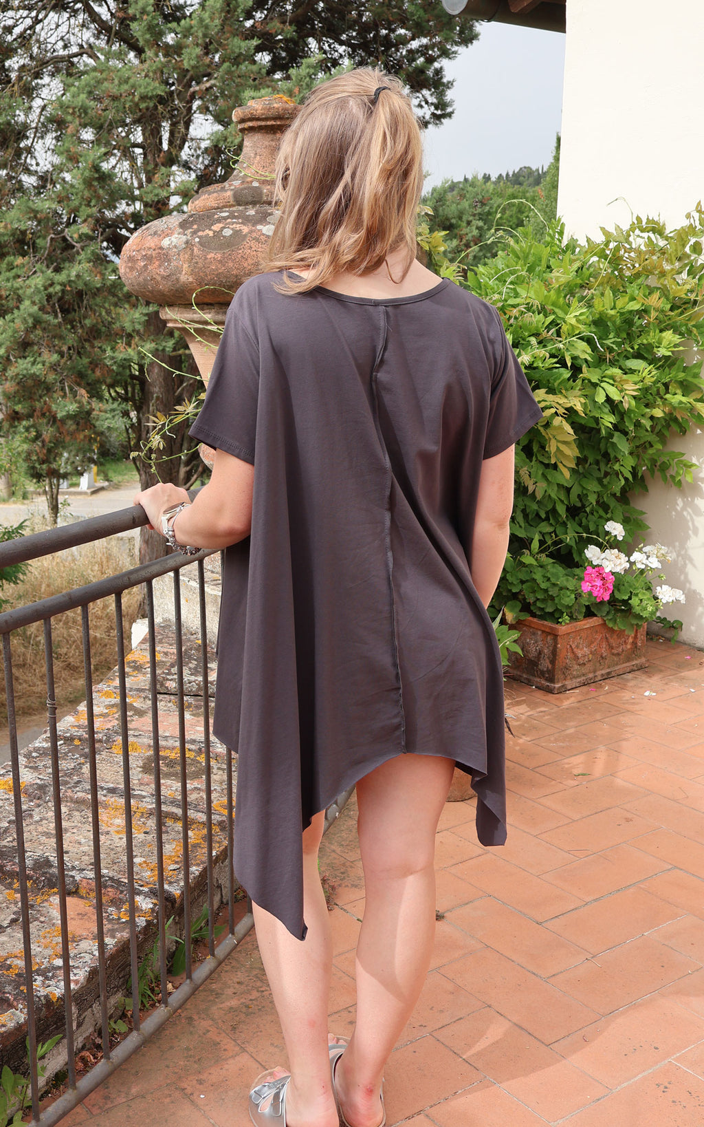 Carol Tail Back | Charcoal