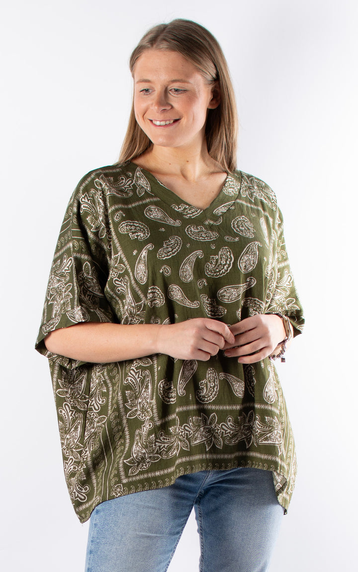 Palma Paisley V-Neck T | Green