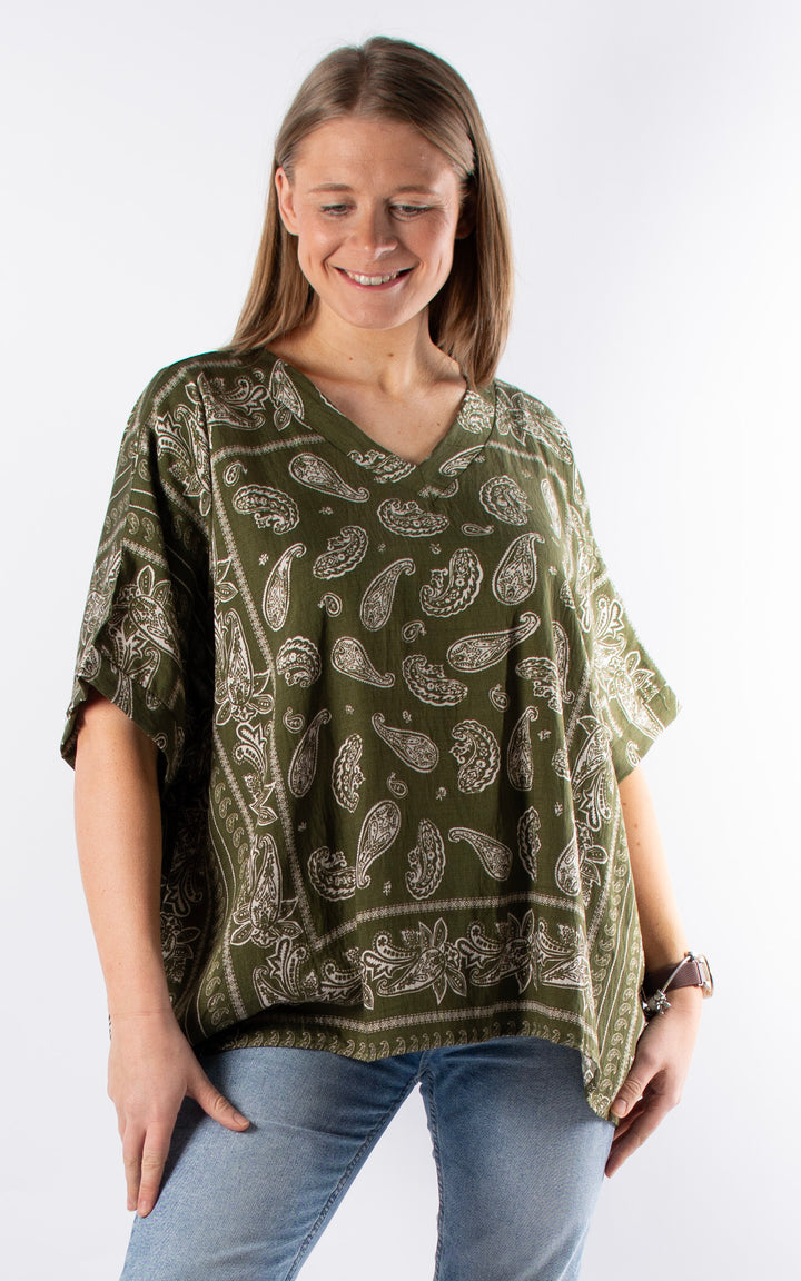 Palma Paisley V-Neck T | Green