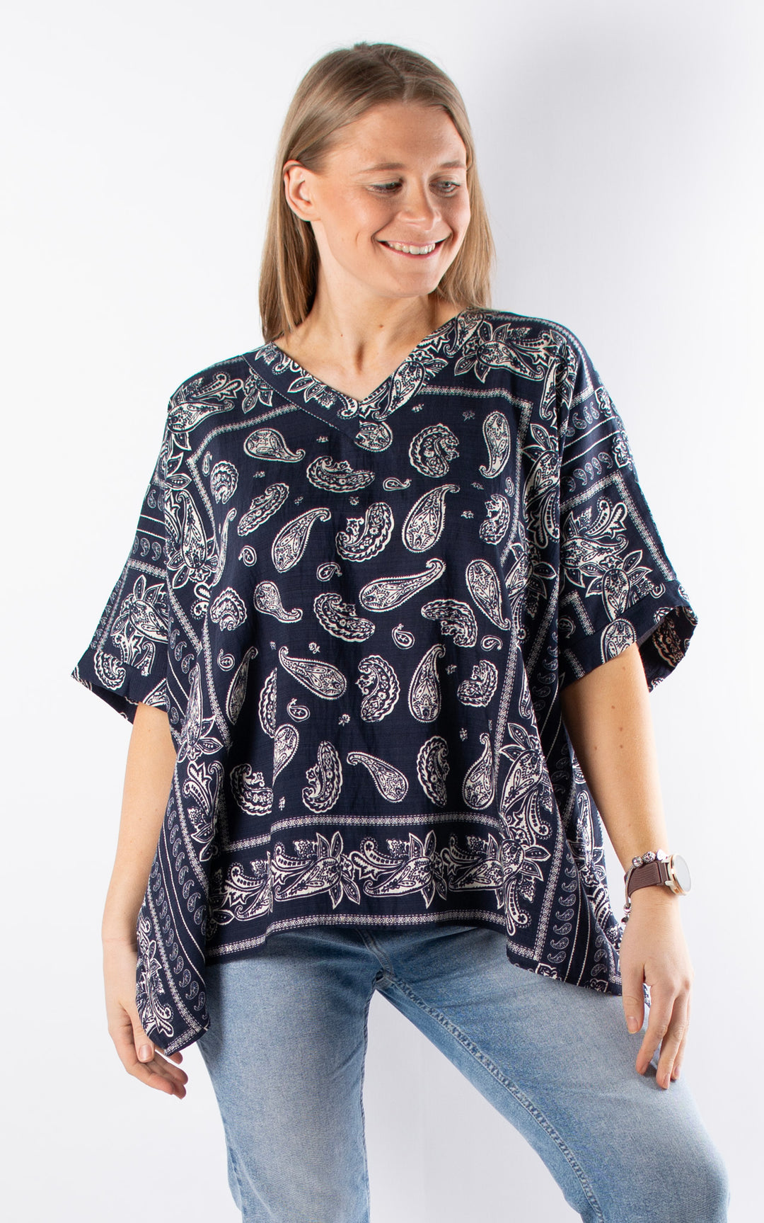 Palma Paisley V-Neck T | Navy