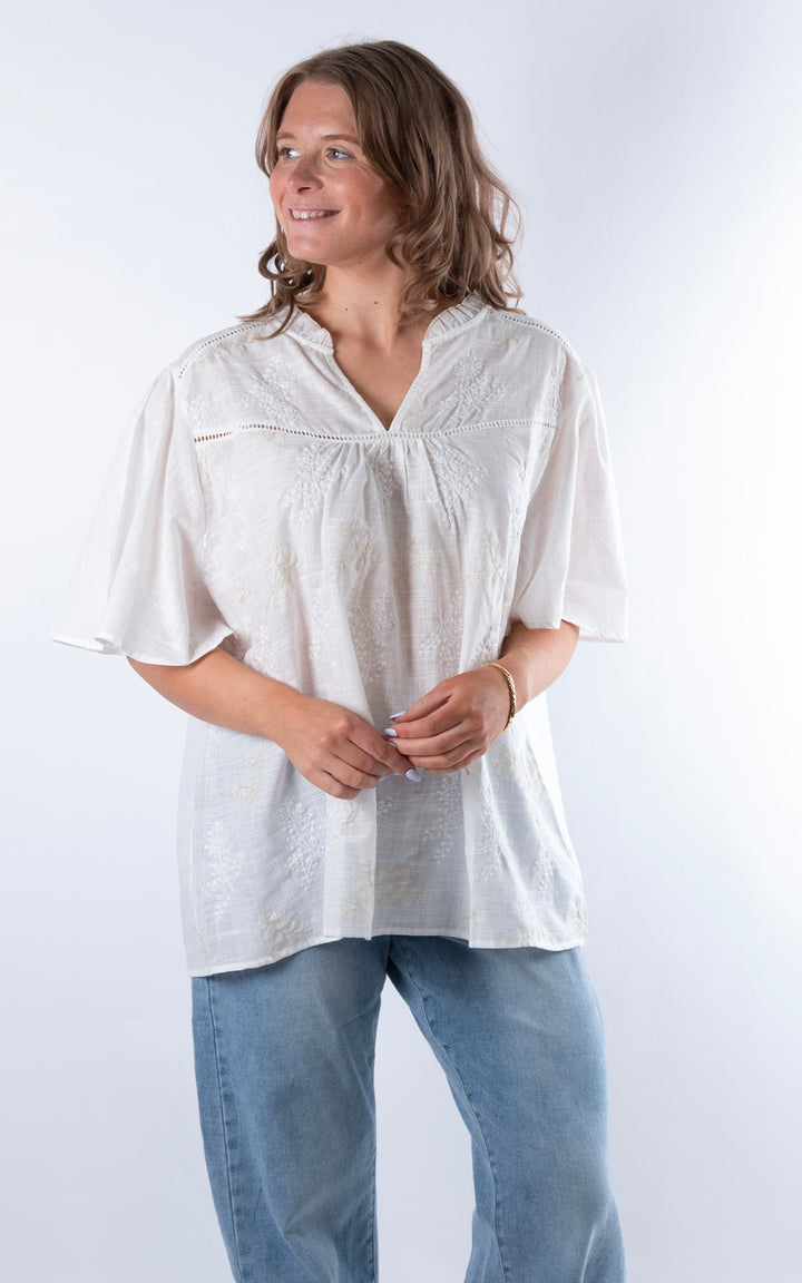 Linnea Embroidered Top | White