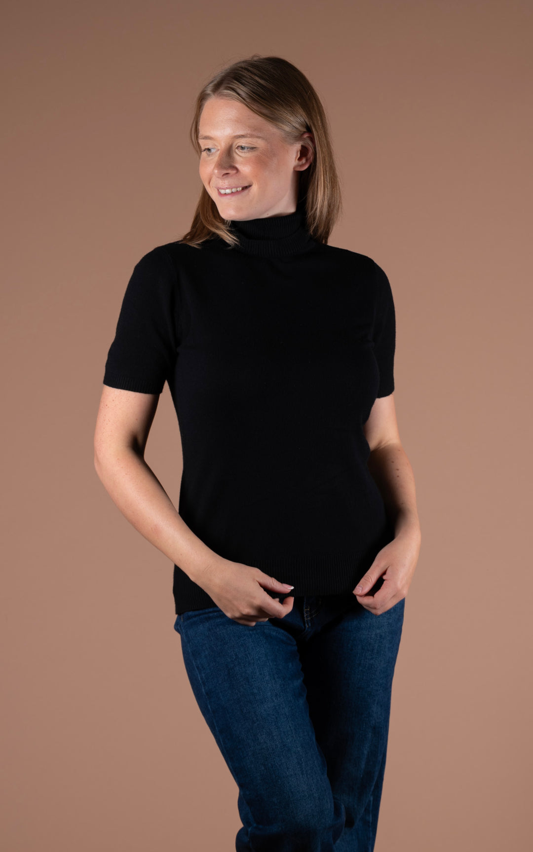 Remi Short Sleeve Roll Neck | Black