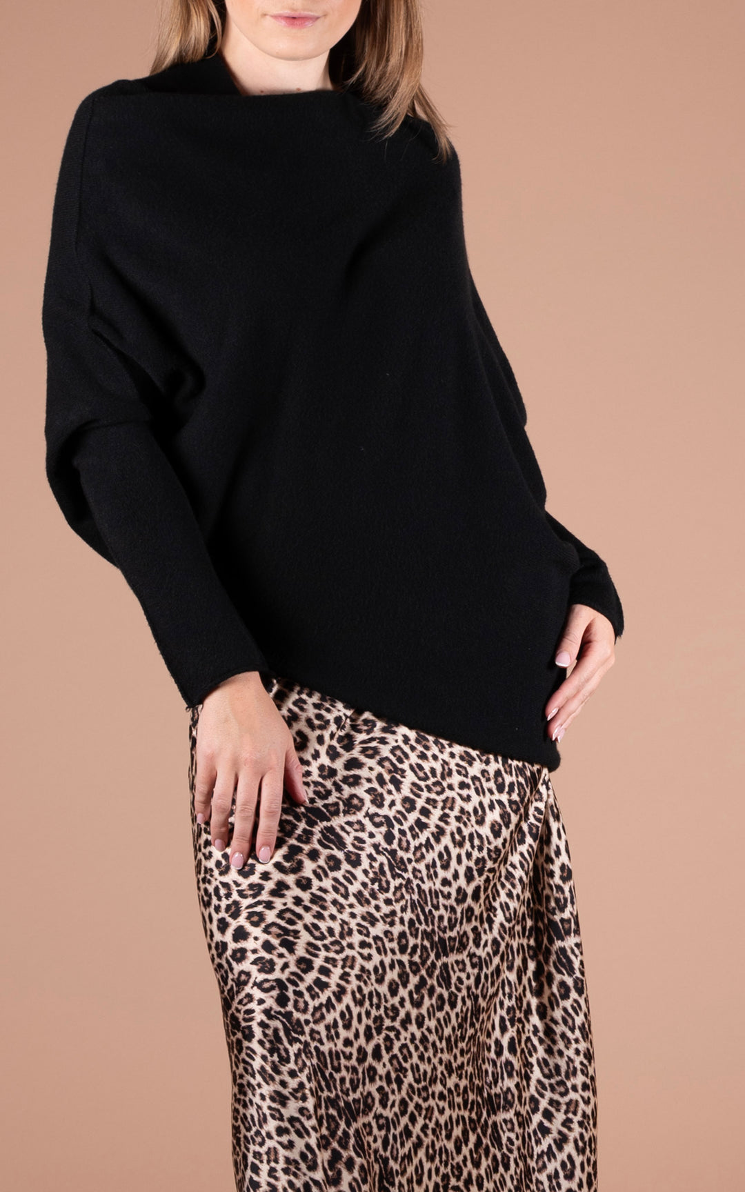 Saffron Asymmetric Jumper | Black