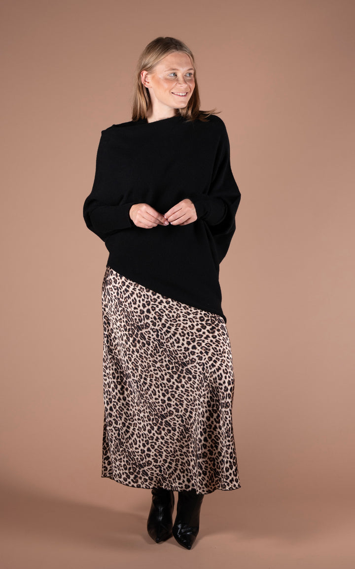 Saffron Asymmetric Jumper | Black
