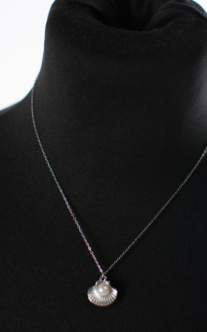 Pearl Seashell Necklace | Necklace | Silver